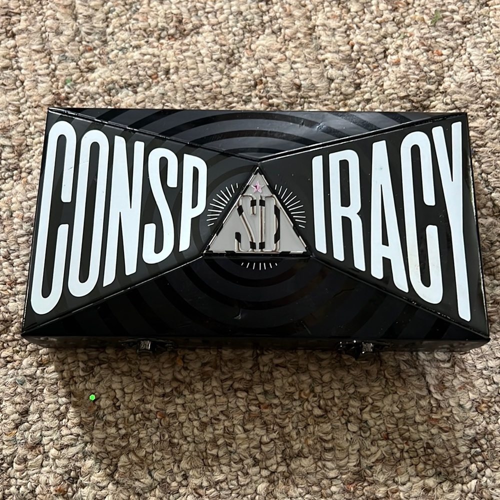Jeffree Star Conspiracy palette